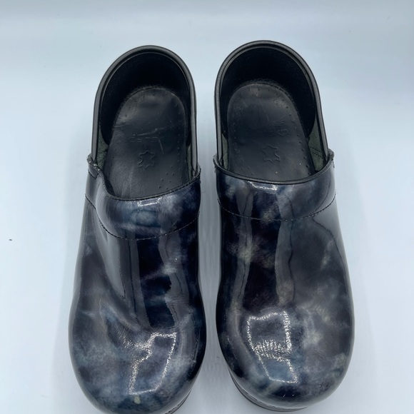 Dansko patent leather clogs women’s size 37 - Picture 4 of 9